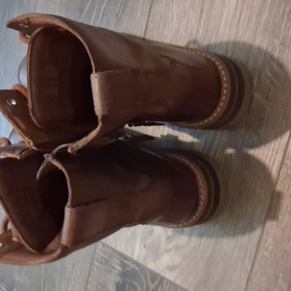 Clarks - Picture 4 of 9